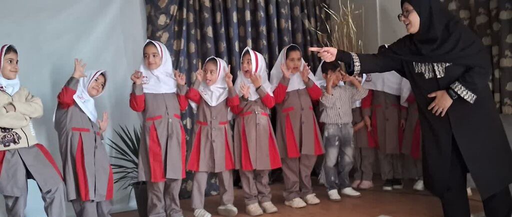 1351710-1 برگزاری جشن "نوخوانها" در مرکز کنگاور