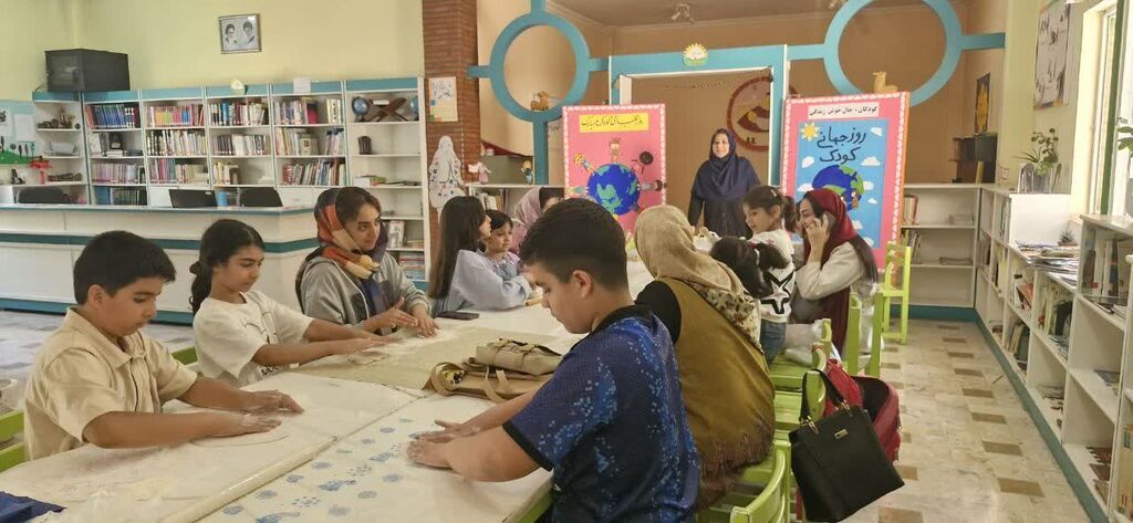 1351916-1 پاییز و نان؛ محفل گرم مادر و فرزندی در مرکز شماره ۲ کانون کرج