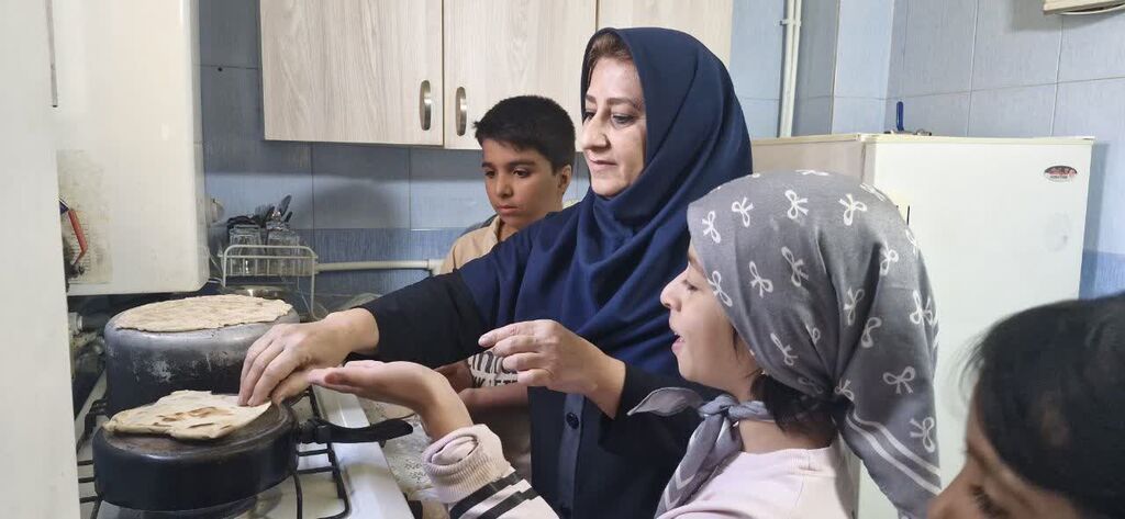 1351920-1 پاییز و نان؛ محفل گرم مادر و فرزندی در مرکز شماره ۲ کانون کرج