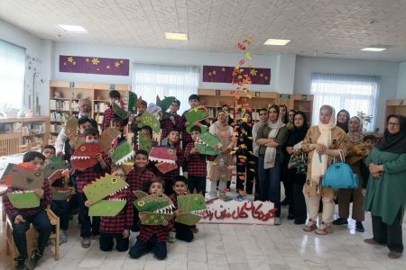 کارگاه کاردستی خلاقانه در مرکز بسطام همزمان با جشن ملی نوخوان‌ها