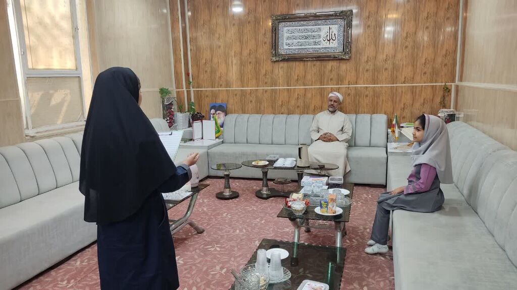 1352320-1 دیدار اعضای مرکز پارسیان با امام جمعه اهل سنت این شهرستان