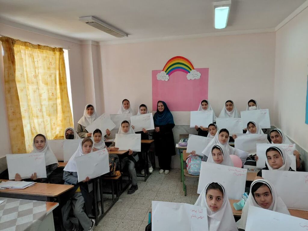 1352347-1 فعالیت گسترده مراکز فرهنگی- هنری کانون پرورش فکری همدان در هفته ملی کودک