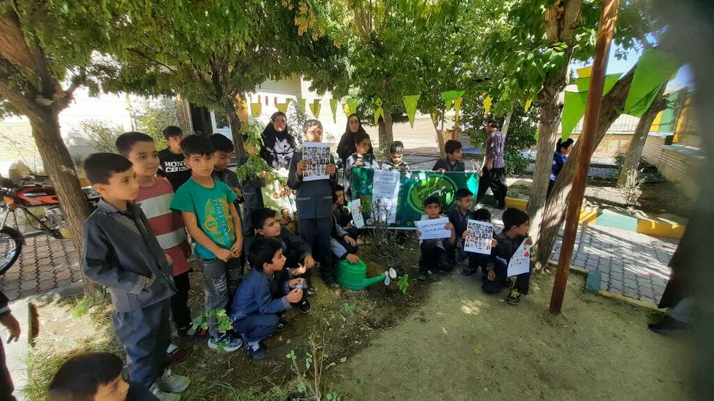 1352349-1 فعالیت گسترده مراکز فرهنگی- هنری کانون پرورش فکری همدان در هفته ملی کودک