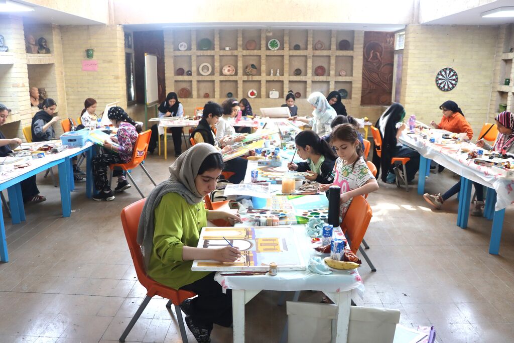 1352380-1 پنجمین مهرواره هنرهای تجسمی کودکان و نوجوانان استان تهران