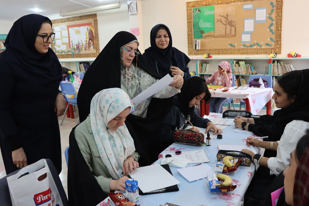 1352381-1 پنجمین مهرواره هنرهای تجسمی کودکان و نوجوانان استان تهران