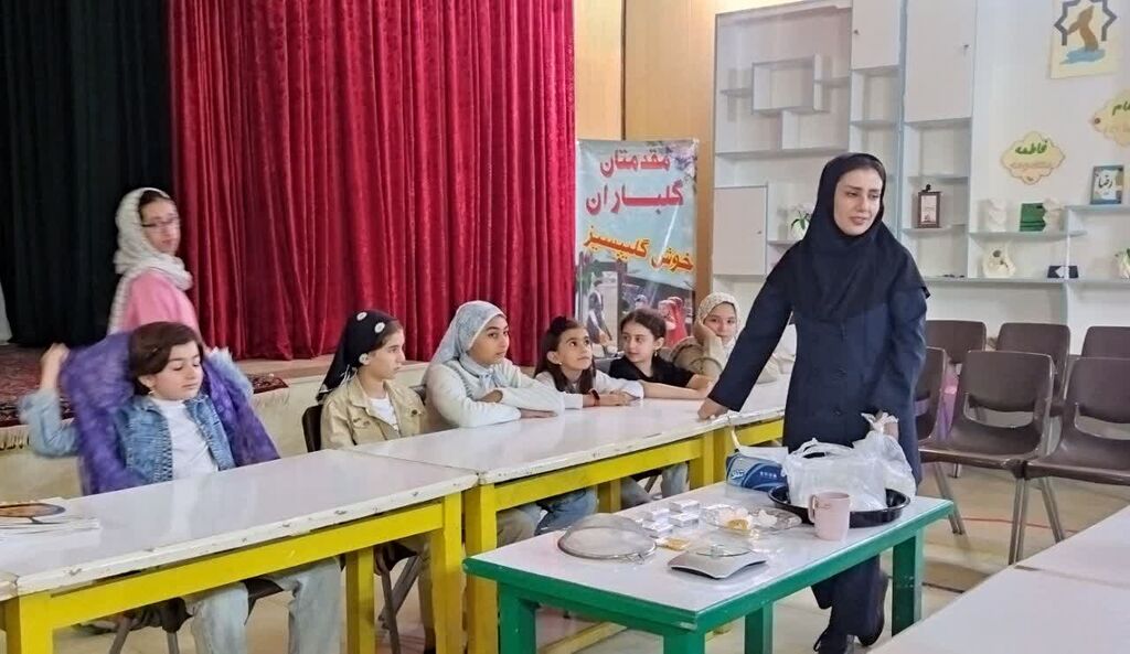 1352449-1 روزی خوشمزه در مرکز نقده