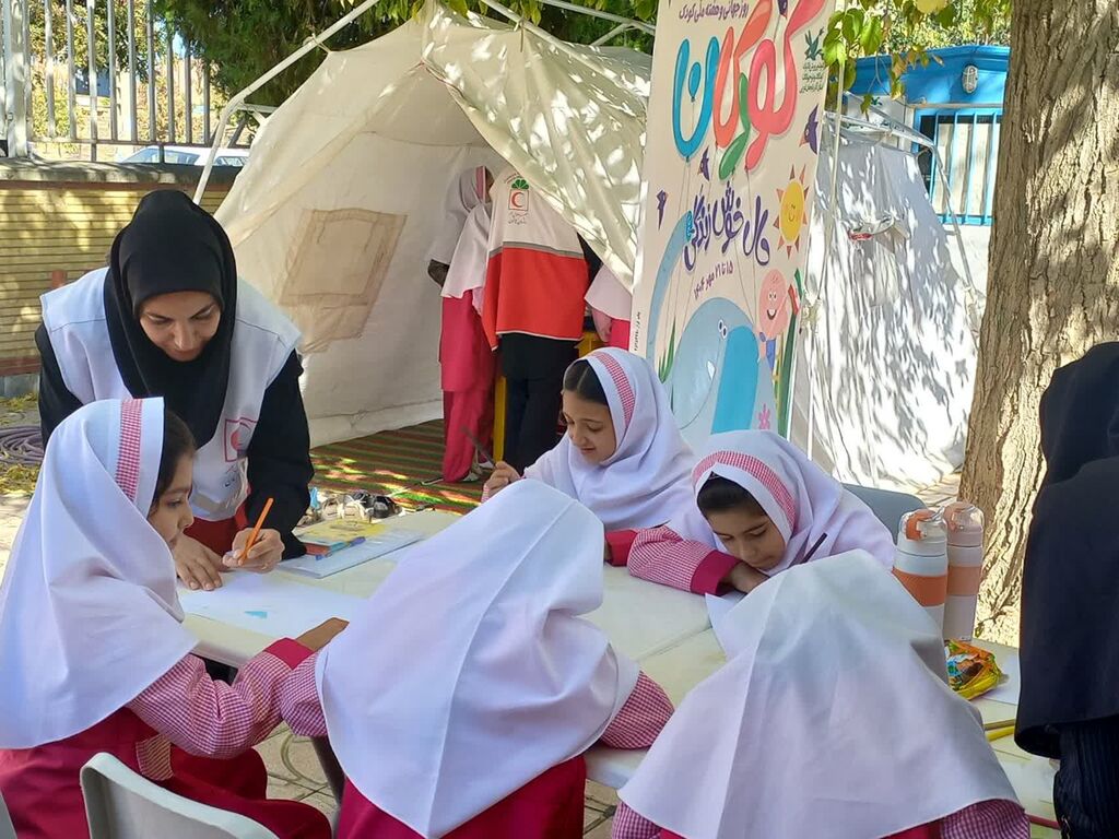 1352505-1 برگزاری ایستگاه آموزش ایمنی و سلامت در کانون