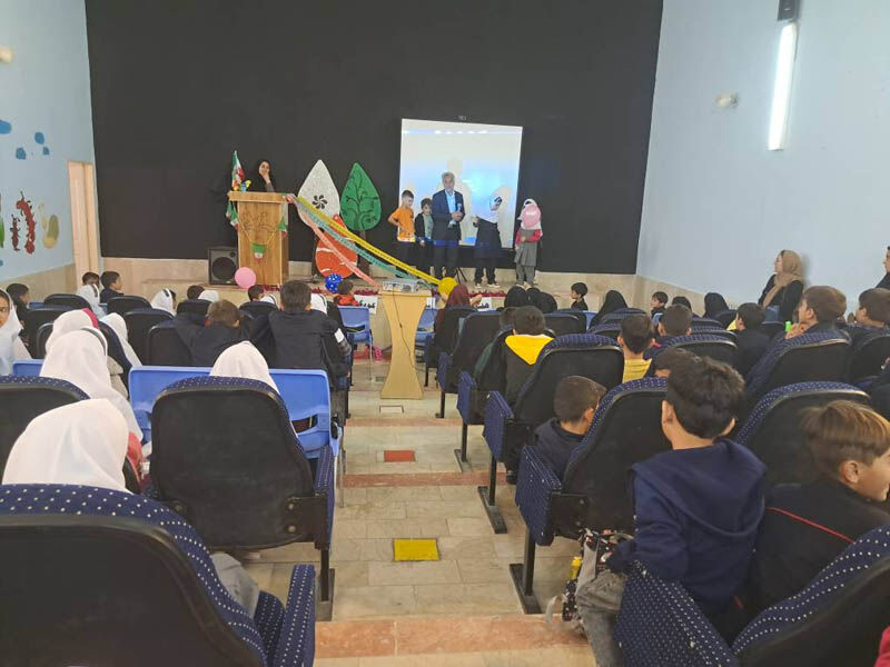 1352596-1 جشن ملی نوخوانها همزمان با سراسر کشور در مراکز کانون پرورش فکری اردبیل برگزار شد- بخش اول