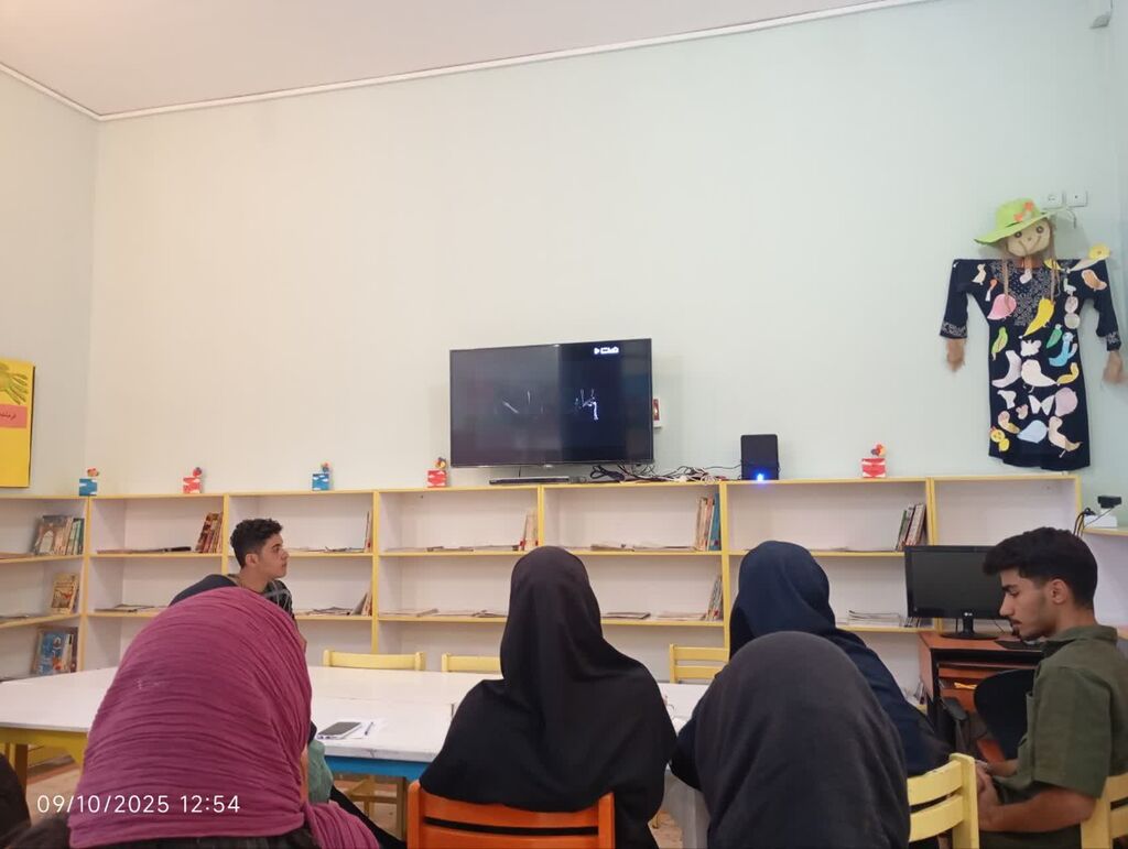 1352663-1 برگزاری نشست «آشنایی با حافظ» در کانون پرورش فکری هشتگرد