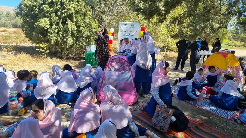 1352768-1 روزی به رنگ قصه