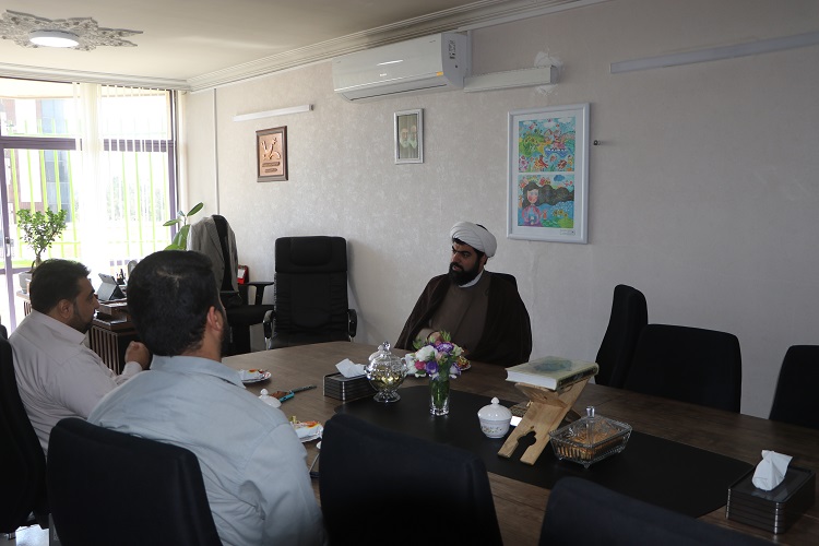 1352910-1 رئیس شورای هماهنگی تبلیغات اسلامی استان اصفهان مهمان مدیرکل کانون شد