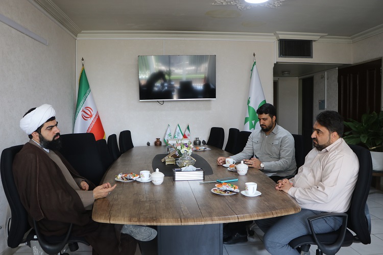 1352911-1 رئیس شورای هماهنگی تبلیغات اسلامی استان اصفهان مهمان مدیرکل کانون شد