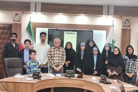 کارگاه «اصول شعر» با حضور اسماعیل امینی در کانون خراسان رضوی برگزار شد 