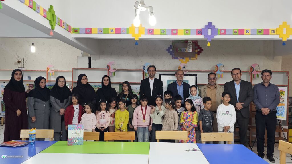 1353178-1 برپایی نمایشگاه نقاشی «نقش و رنگ کودکی» در یاسوج