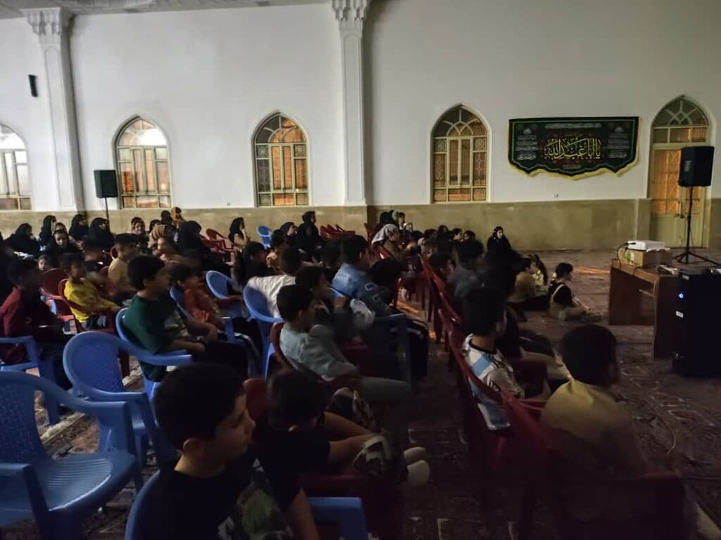 1353207-1 اکران فیلم بچه زرنگ به مناسبت هفته ملی کودک در صالح آباد