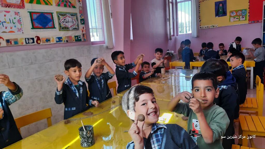 1353758-1 جشن نوخوانها در مراکز همدان برگزار شد