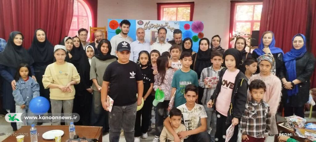 1354347-3 برنامه "ماه نشست ادبی بر شانههای پروانه" در مرکز صالح آباد برگزار شد