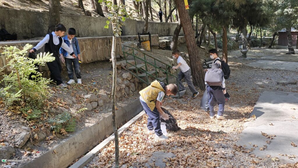 1354422-1 آبشار یاسوج پاکسازی شد