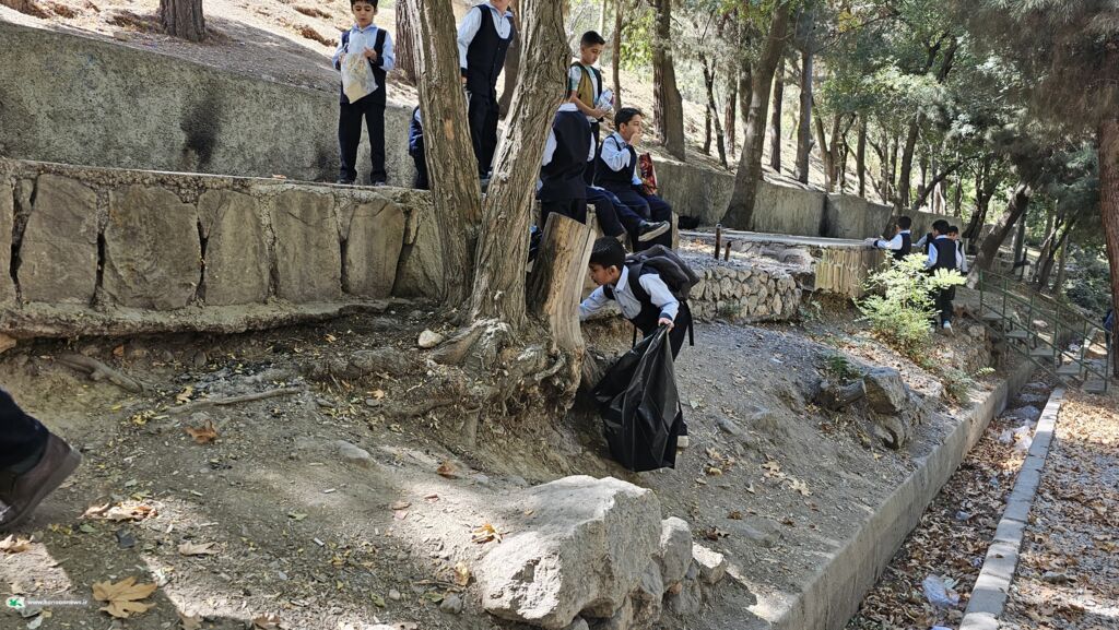 1354426-1 آبشار یاسوج پاکسازی شد