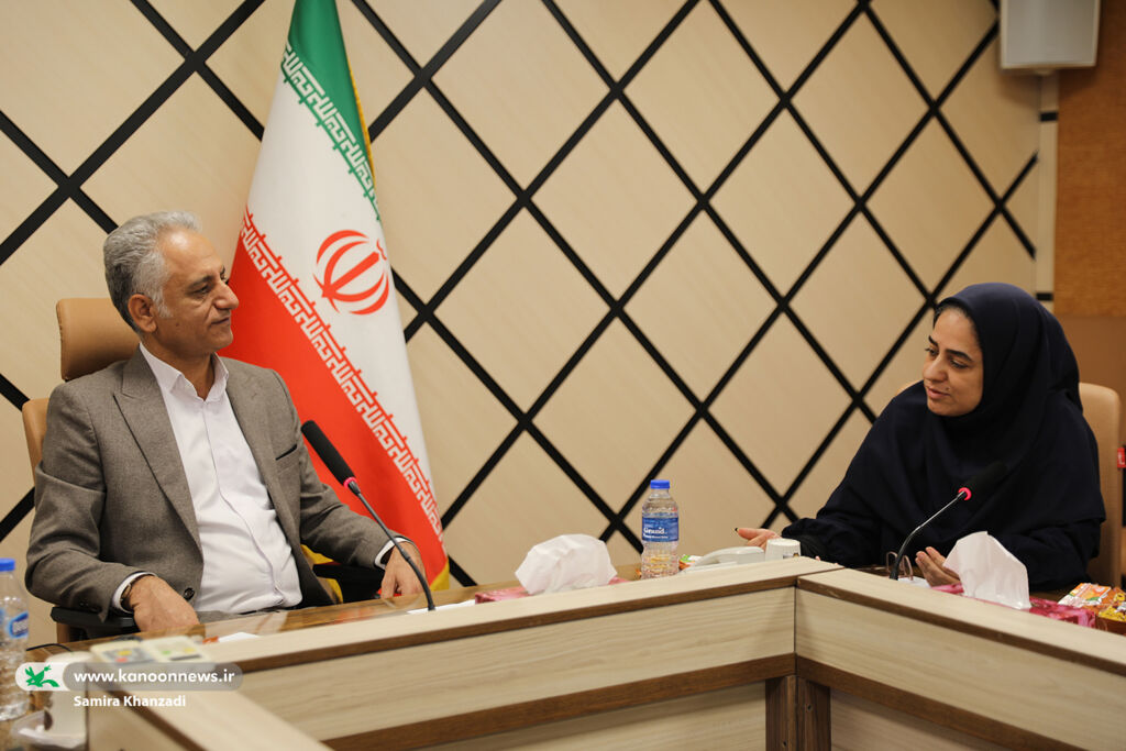 1354503-1 تربیت مؤثر در سالهای دبستان شکل میگیرد، نه در نصیحتهای نوجوانی