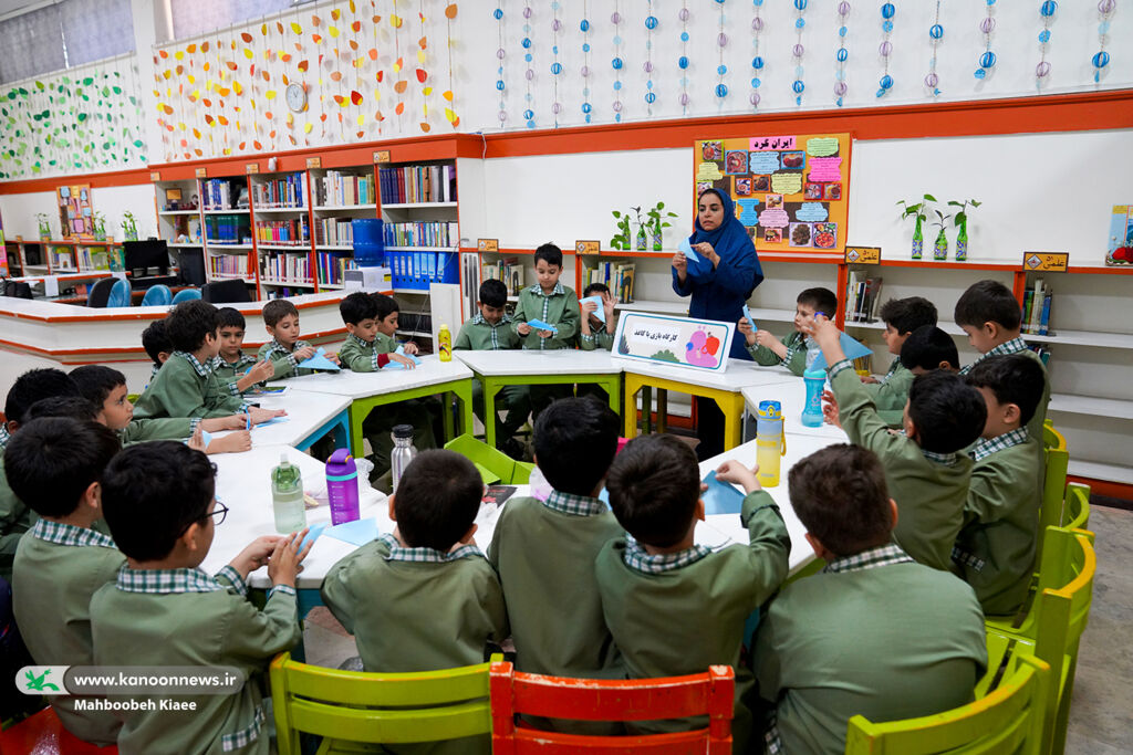 1354681-1 جشن ملی «نوخوانها» با حضور مدیرعامل کانون در تهران برگزار شد