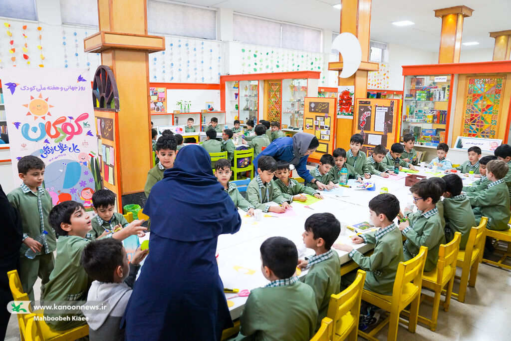 1354684-1 جشن ملی «نوخوانها» با حضور مدیرعامل کانون در تهران برگزار شد