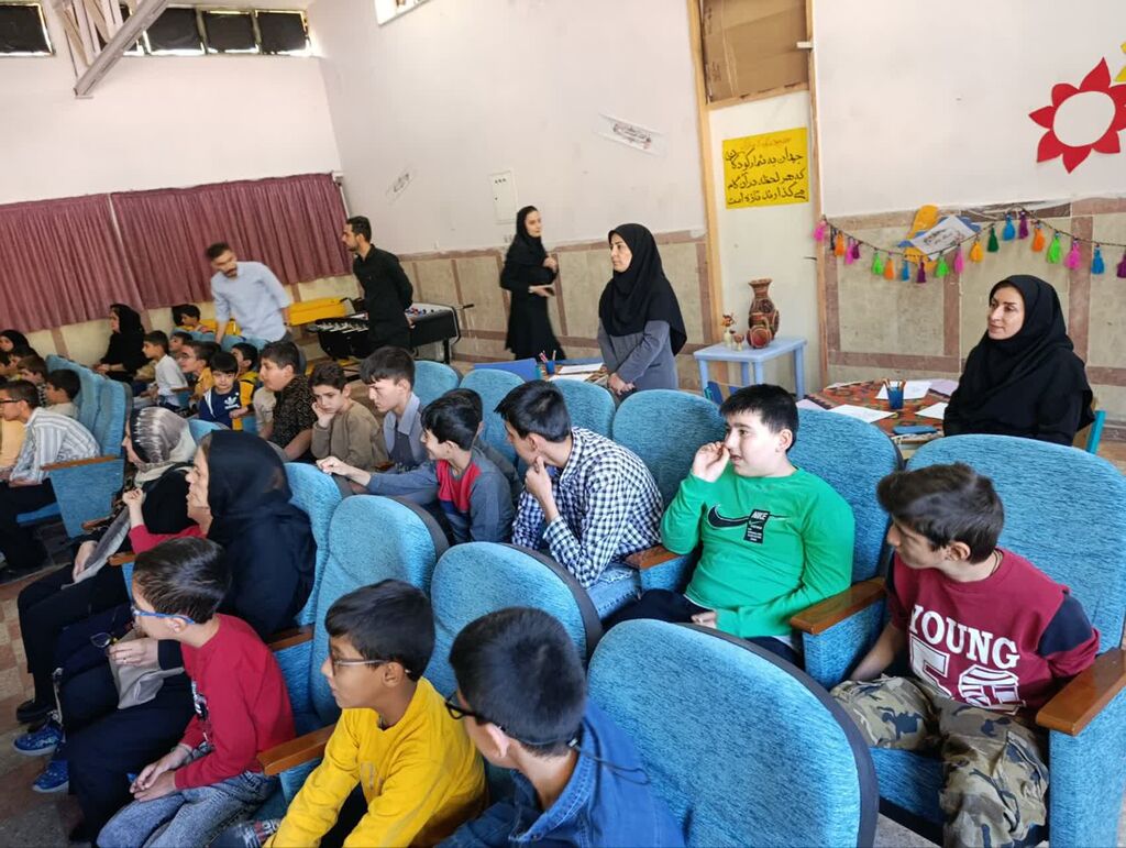 1355063-1 زنگ دوستی درمدرسه کوشا شهرایلام نواخته شد