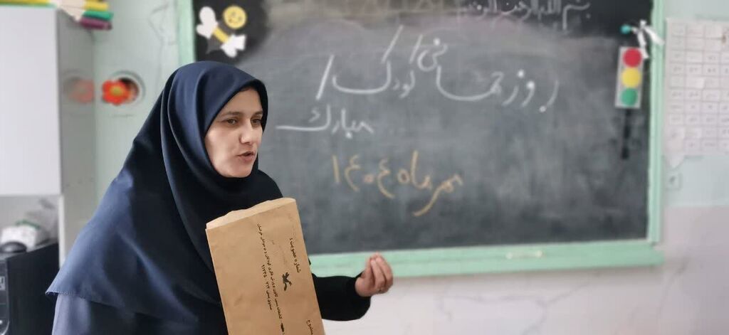 1355111-1 امانت بیش از چهار هزار کتاب توسط کتابخانه پستی نیشابور