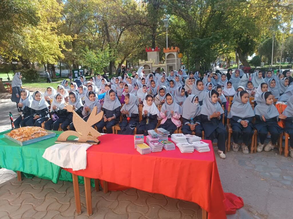 1355124-1 هفته ملی کودک در مرکز قوچان