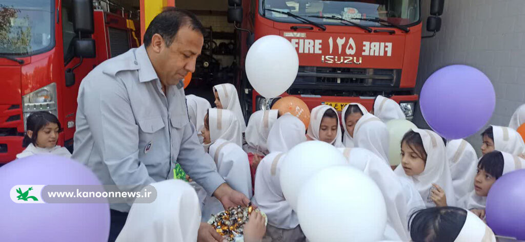 1355208-1 شادپیمایی کودکان ابرکوه برگزار شد