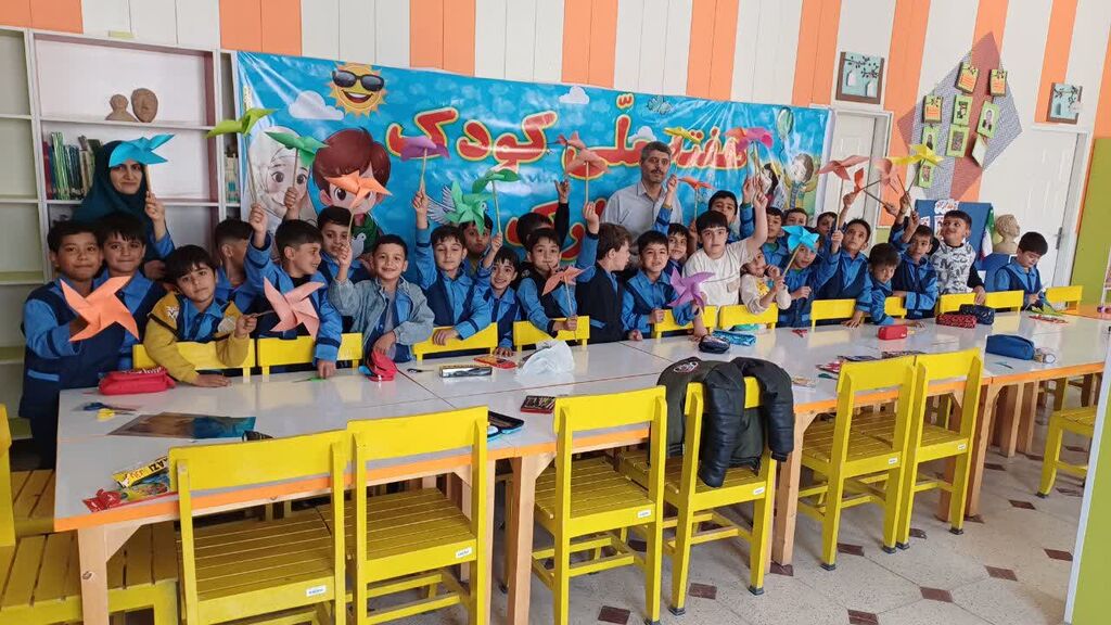 1355240-1 جشن نوخوانها در مراکز همدان برگزار شد