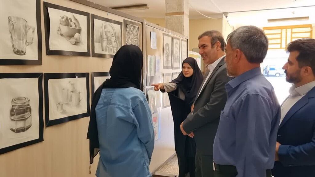 1355244-1 نمایشگاه ۳۰۰ اثر هنری در سرپلذهاب گشایش یافت