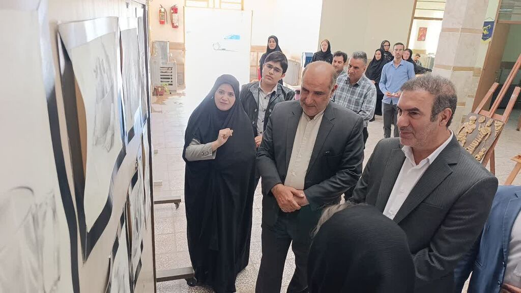 1355245-1 نمایشگاه ۳۰۰ اثر هنری در سرپلذهاب گشایش یافت