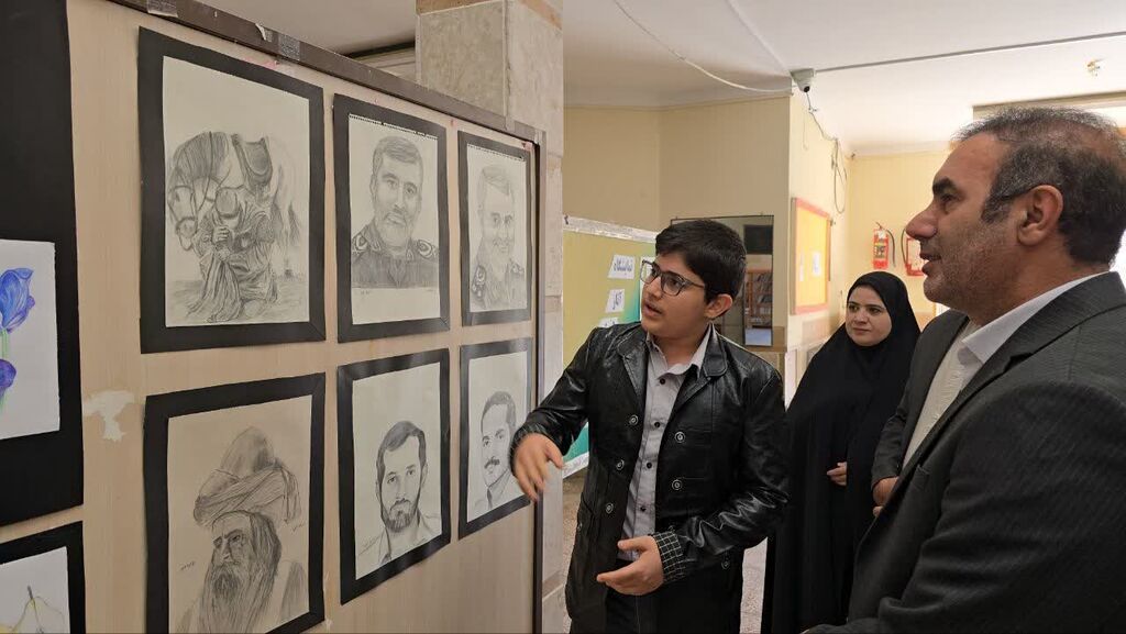 1355253-1 نمایشگاه ۳۰۰ اثر هنری در سرپلذهاب گشایش یافت