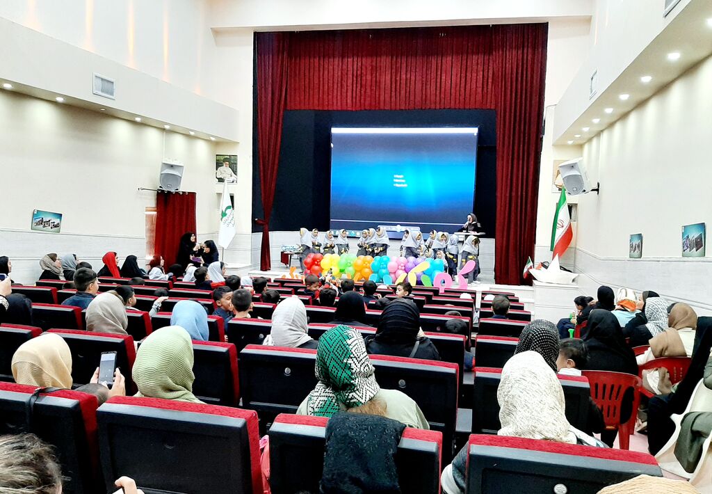 1355255-1 جشن نوخوانها در مراکز همدان برگزار شد