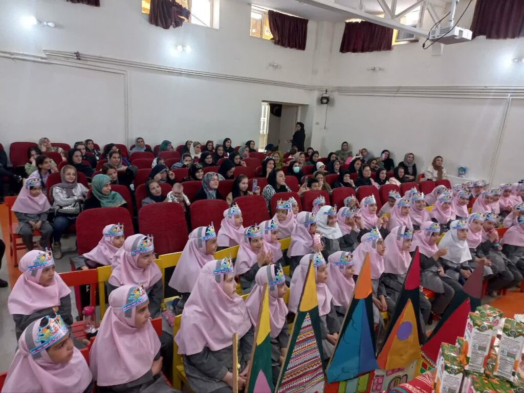 1355256-1 جشن نوخوانها در مراکز همدان برگزار شد