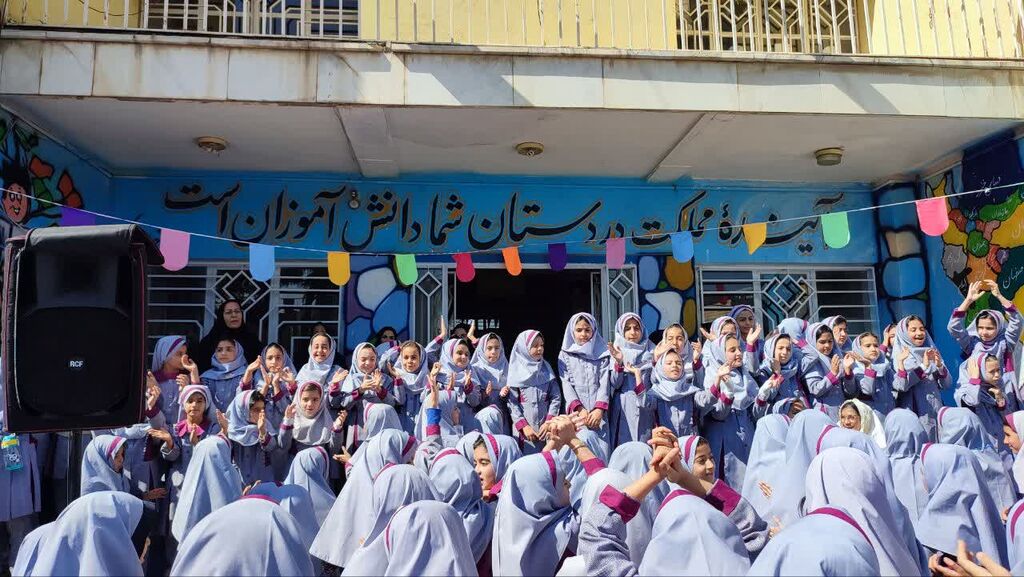 1355257-1 جشن نوخوانها در مراکز همدان برگزار شد