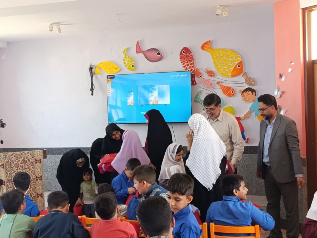 1355335-1 نویدی روشن برای کودکان و نوجوانان جزیره تنب بزرگ