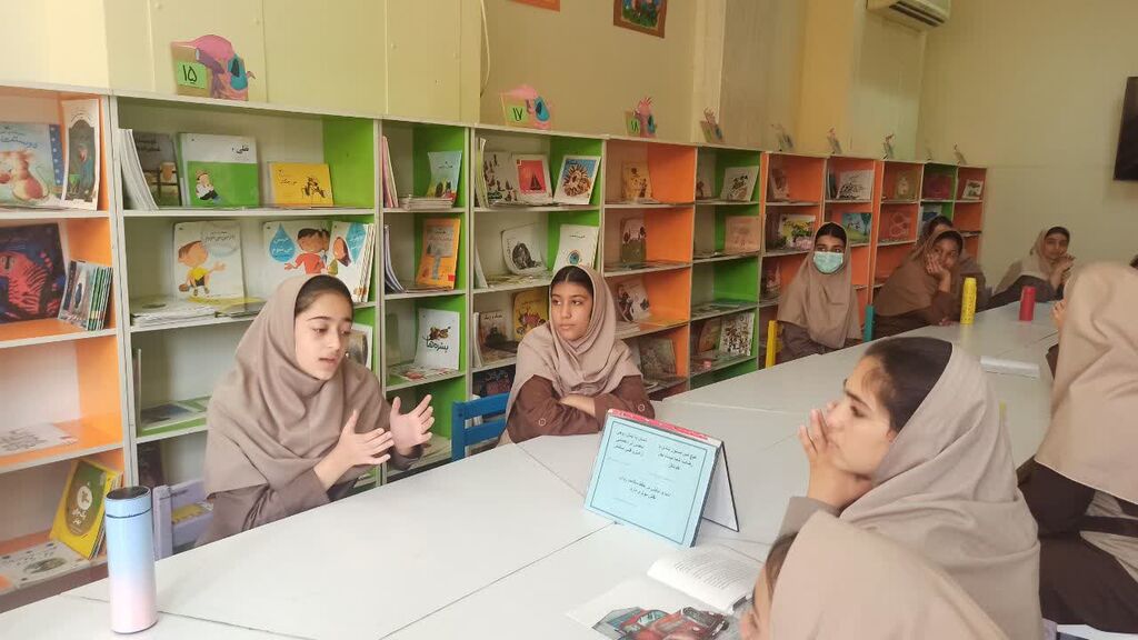 1355371-1 گرامیداشت هفته سلامت روان در مجتمع آفرینش بندرعباس