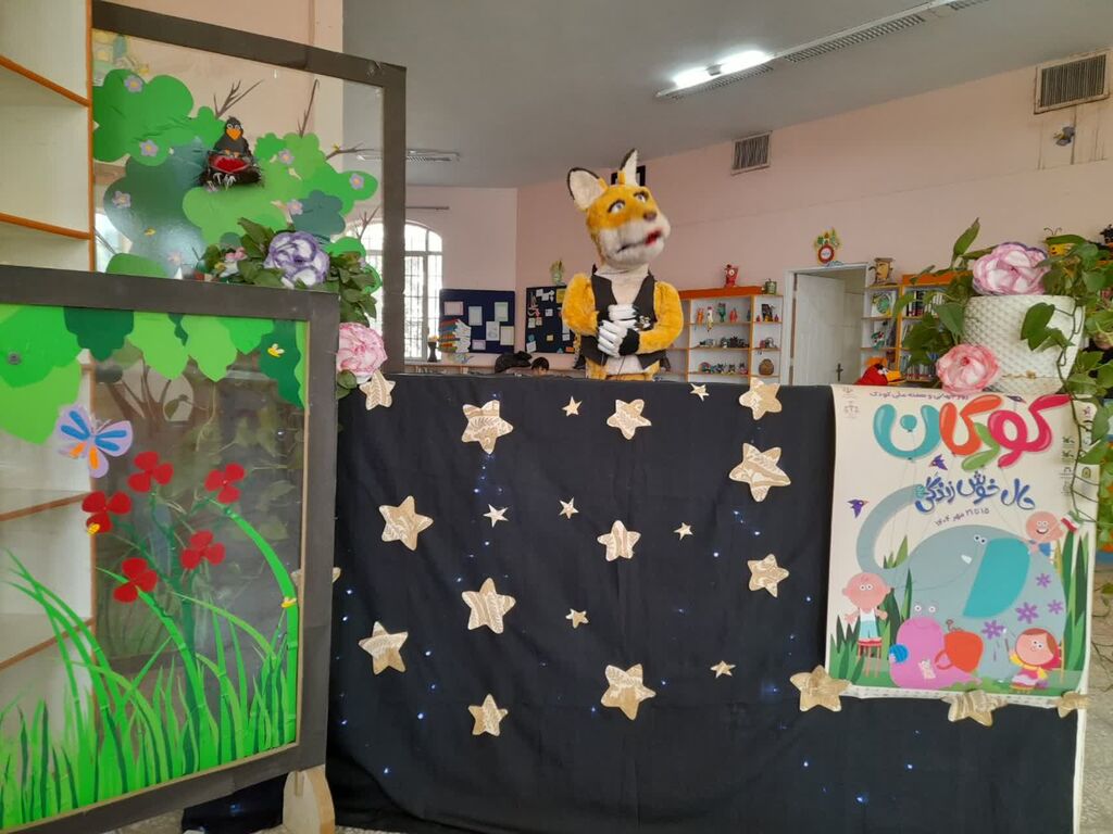 1355383-1 نوخوان های کوچک مرکز فرهنگی هنری شماره ۳ با «قدم یازدهم» به دنیای کتاب ها و قصه ها قدم گذاشتند