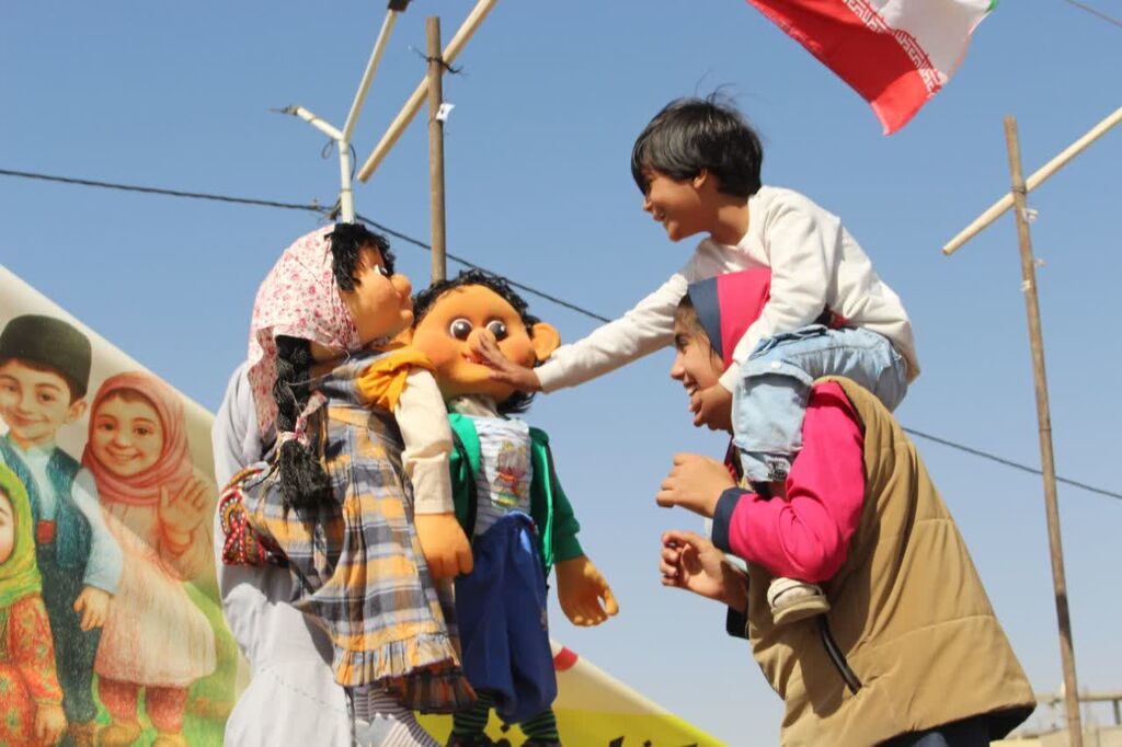 1355404-1 برپایی جشنهای بزرگ هفته ملی کودک در مراکز کانون استان همدان