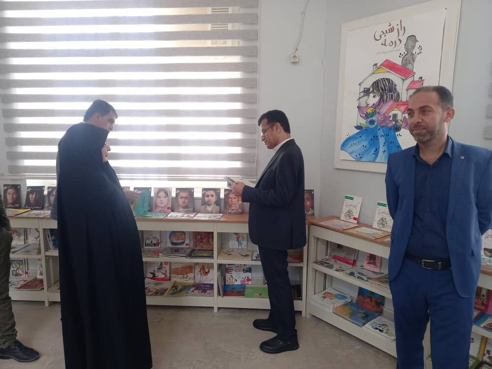 1355481-1 مدیرکل آموزش و پرورش هرمزگان ازمرکز جاسک بازدید کرد
