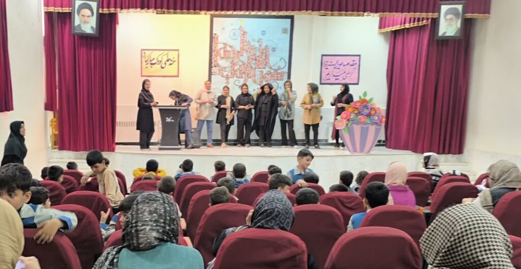 1355502-1 جشن نوخوانها در مرکز شماره ۳ کانون کرمانشاه
