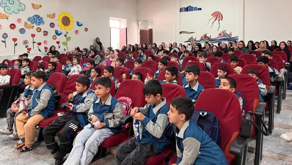 1355506-1 جشن نوخوانها در مرکز شماره ۳ کانون کرمانشاه