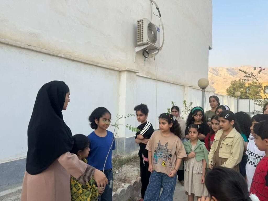 1355731 ترویج فرهنگ دوستی با طبیعت در مرکز پارسیان