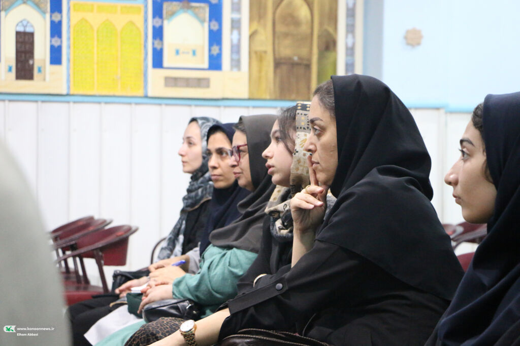 1356387-1 هماهنگیهای جشنواره قصهگویی سمنان در شاهرود و بسطام