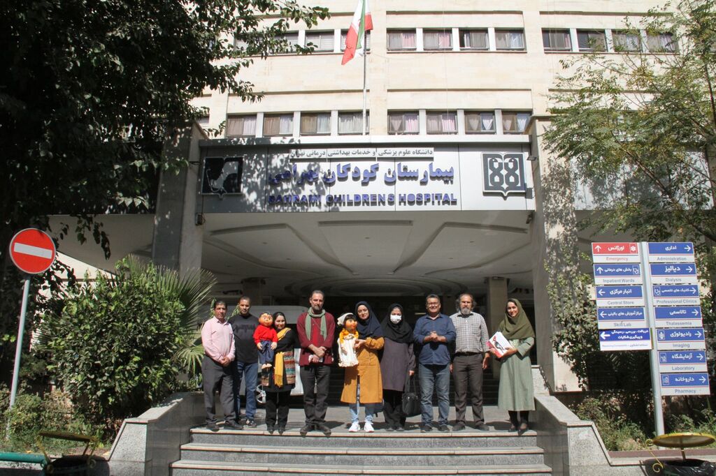 1356878-1 دیدار مدیرعامل کانون با کودکان بیمار در بیمارستان بهرامی