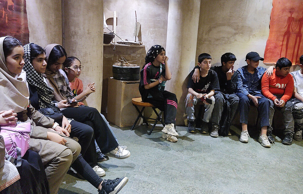 1357123-1 موزه تاریخ کانون میزبان دانشآموزان در هفته ملی کودک شد