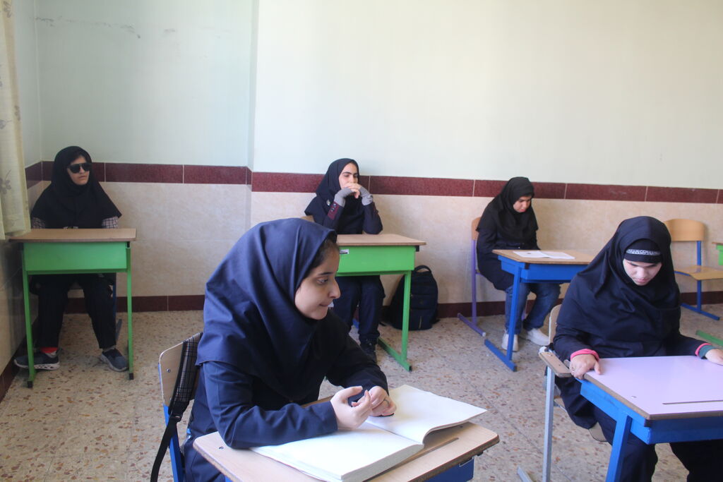 برگزاری جلسه ویژه به مناسبت روز ملی عصای سفید در مجتمع آموزشی زنده یاد غلامرضا مردانی آذر