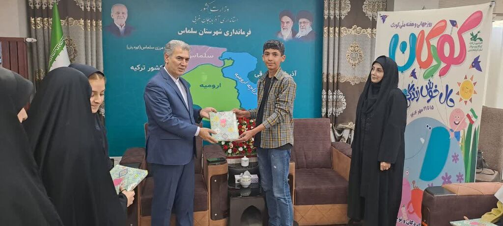 1357277-1 فضای مجازی باید ابزار رشد فکری باشد